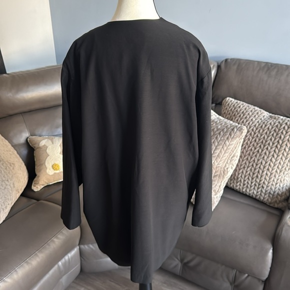 Vintage Christian Llinares Studio 492 black blazer with gold embroidered lion - Picture 6 of 9